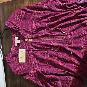 Michael kors vip up light weight blouse